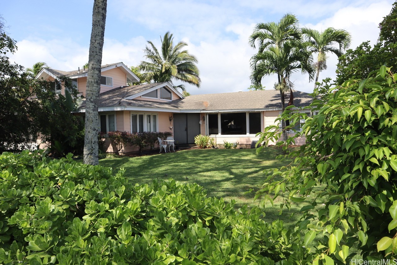 813 Maluniu Avenue