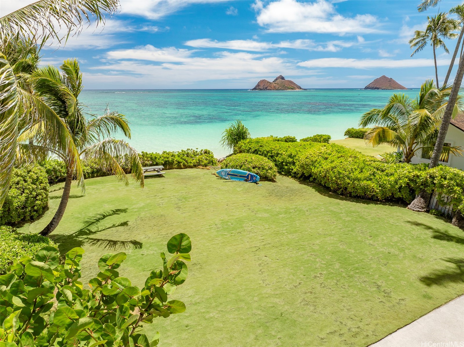 1122 Mokulua Drive