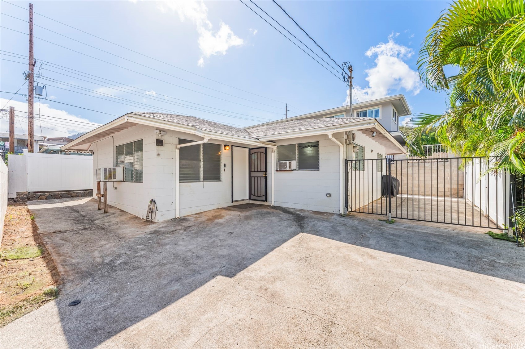 2211 Kalihi Street