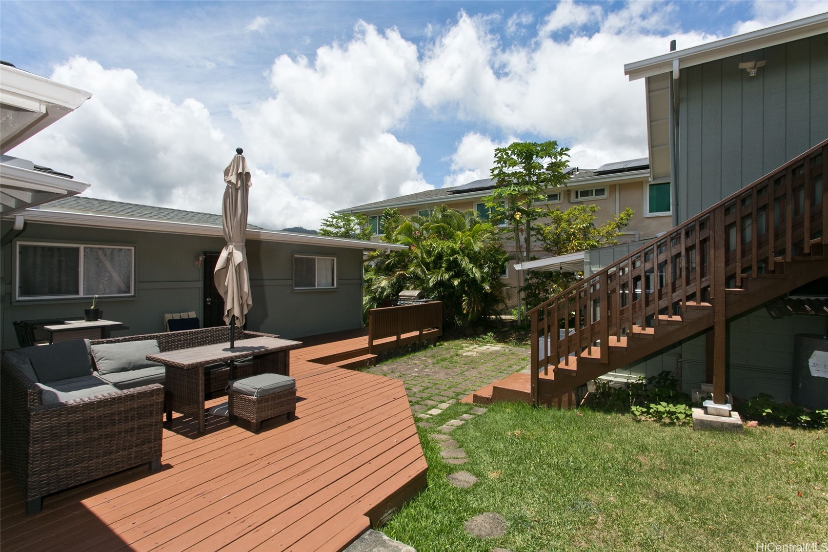 1848 Puowaina Drive