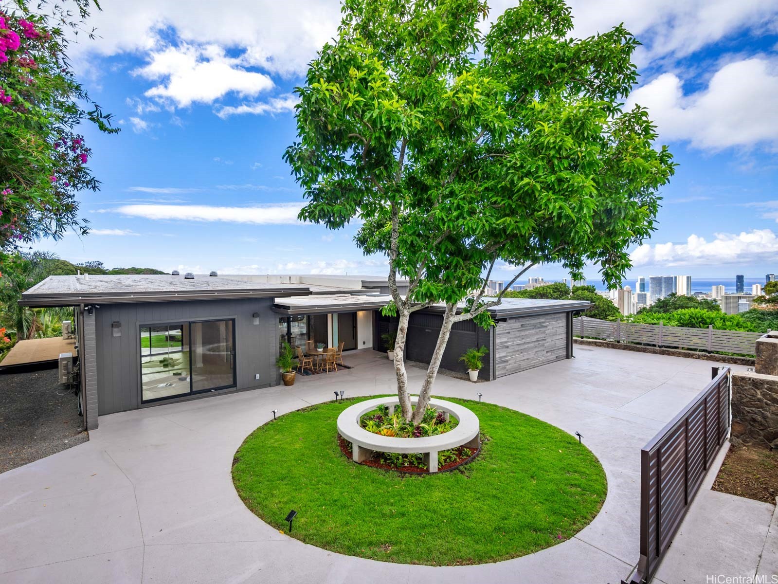 2103 Kalawahine Place