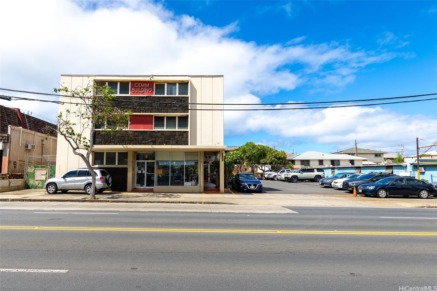 3427 Waialae Avenue