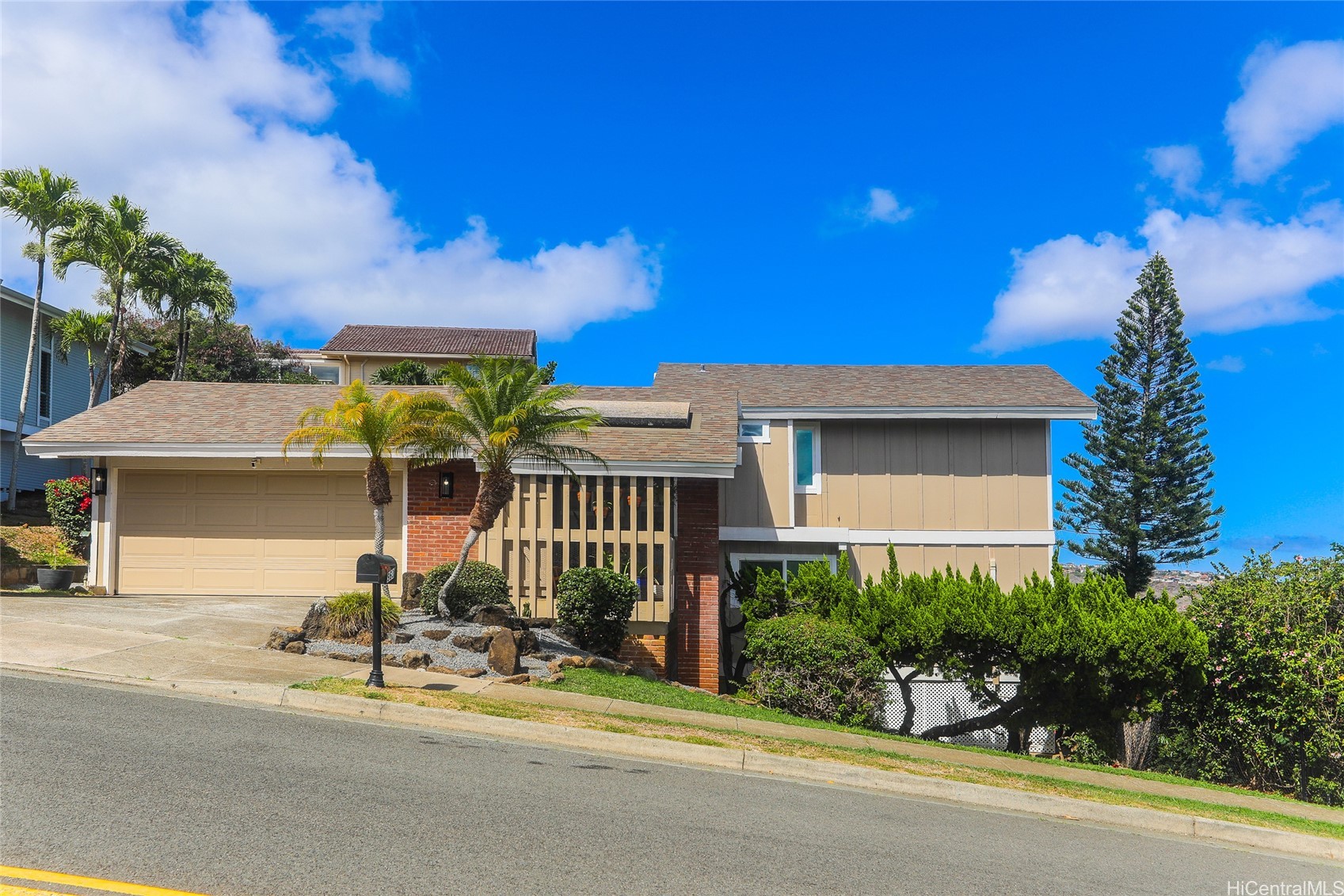 963 Kaluanui Road