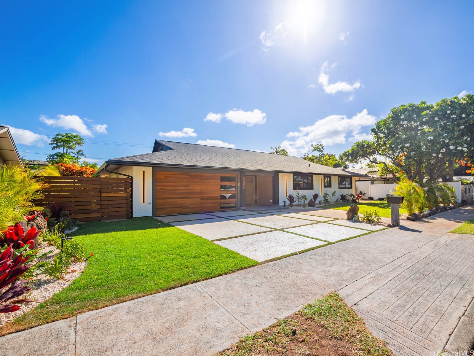 714 Hunakai Street