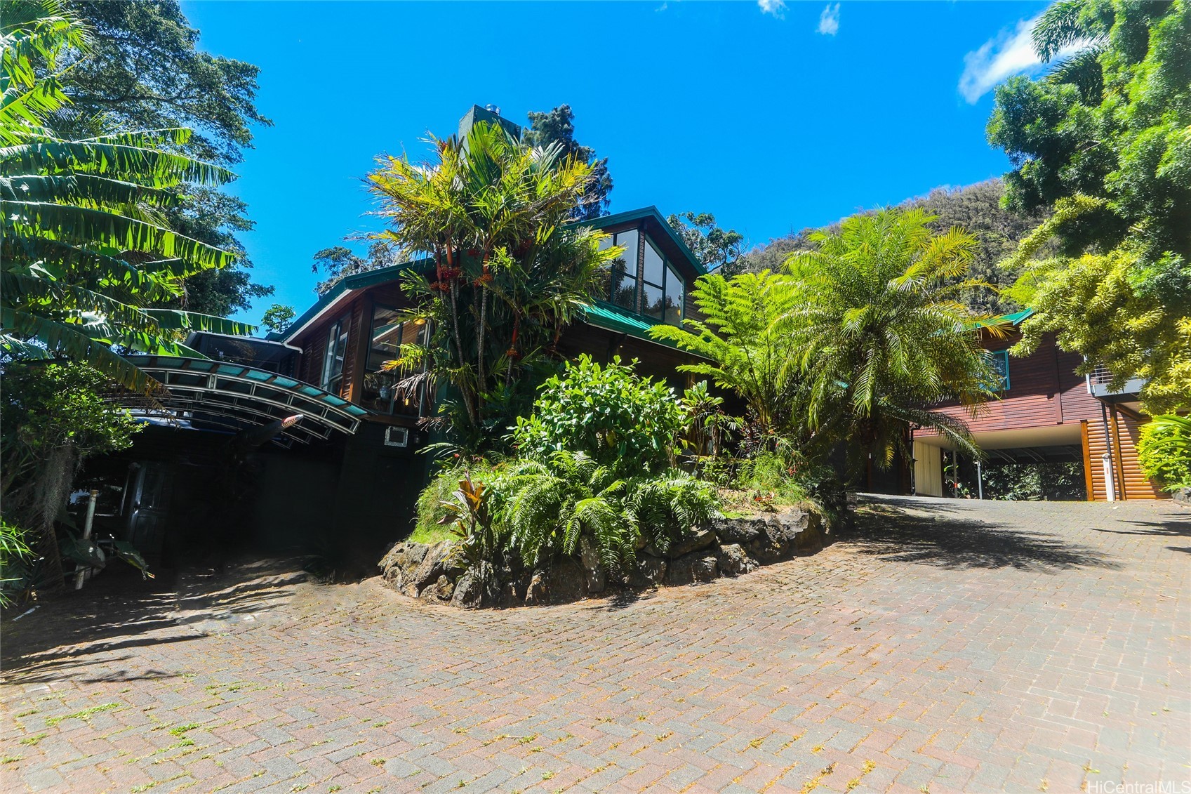 3702 Old Pali Road