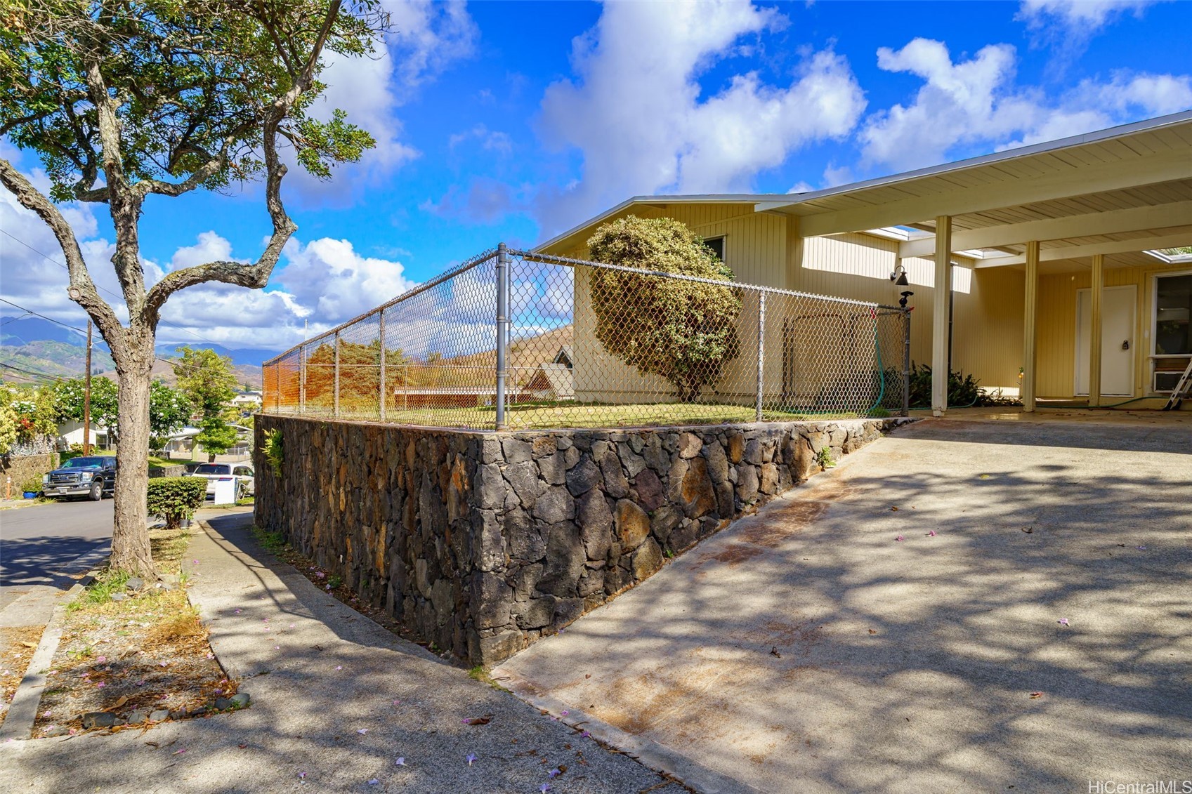 1324 Kuuna Street