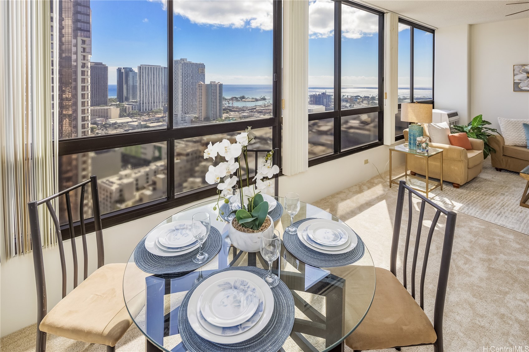 ロイヤル・キャピタル・プラザ