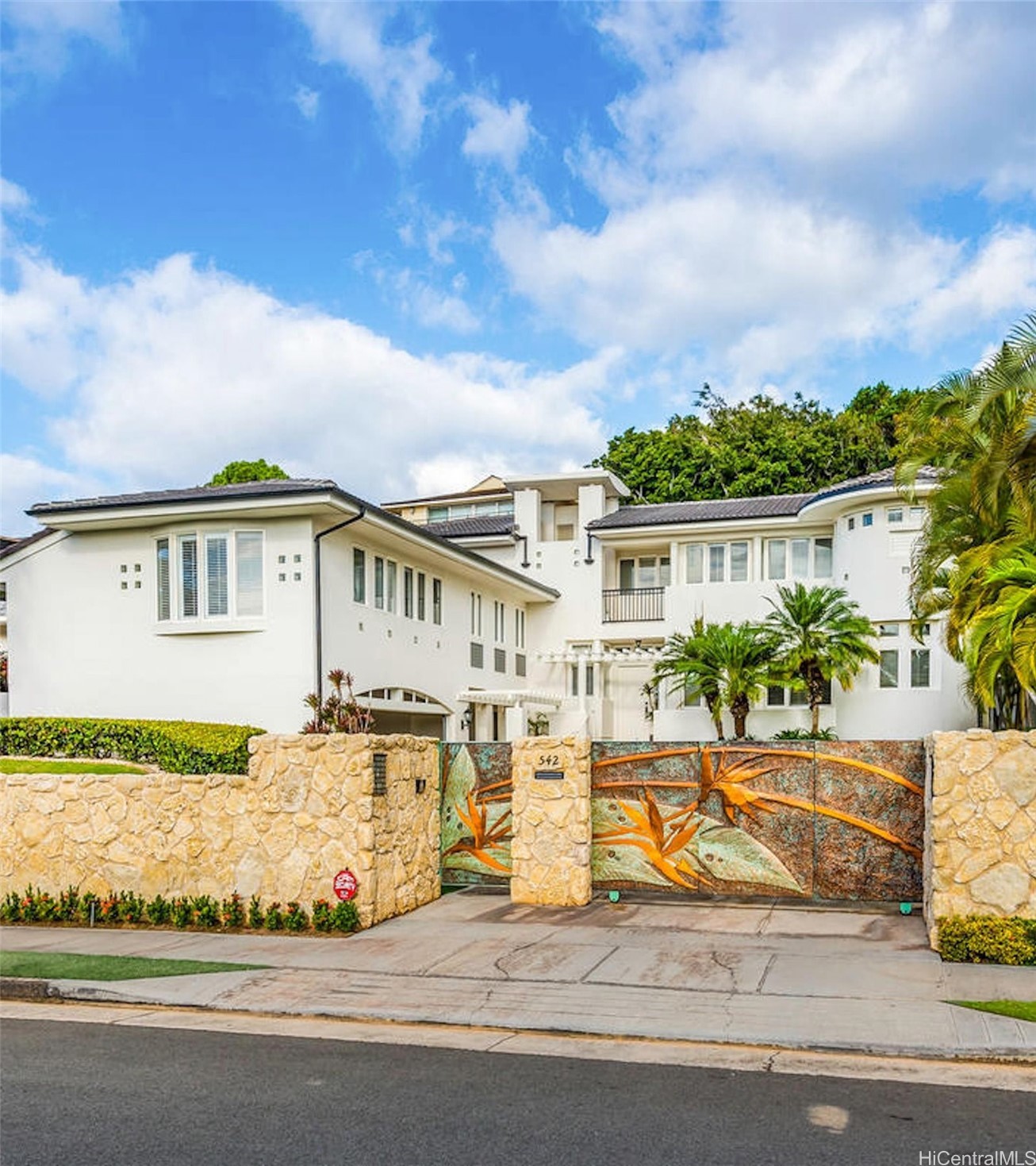 542 Ahina Street