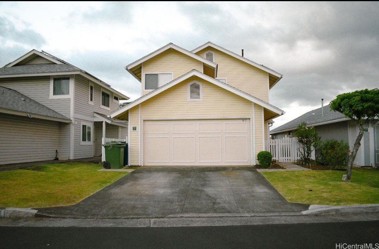 98-1911 Kaahumanu Street