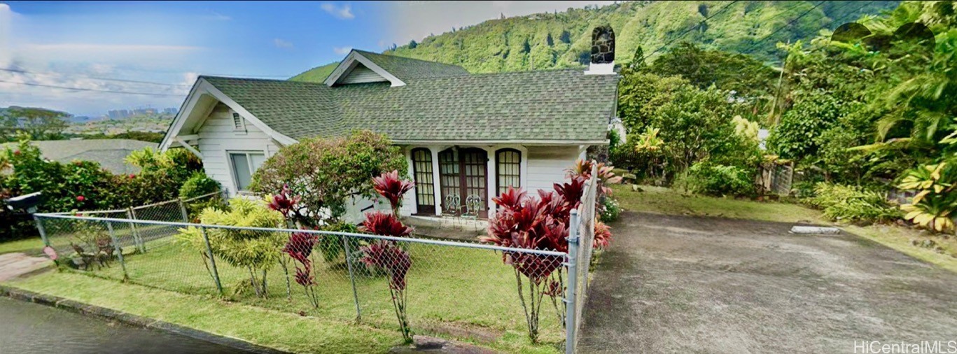 3422 Woodlawn Drive