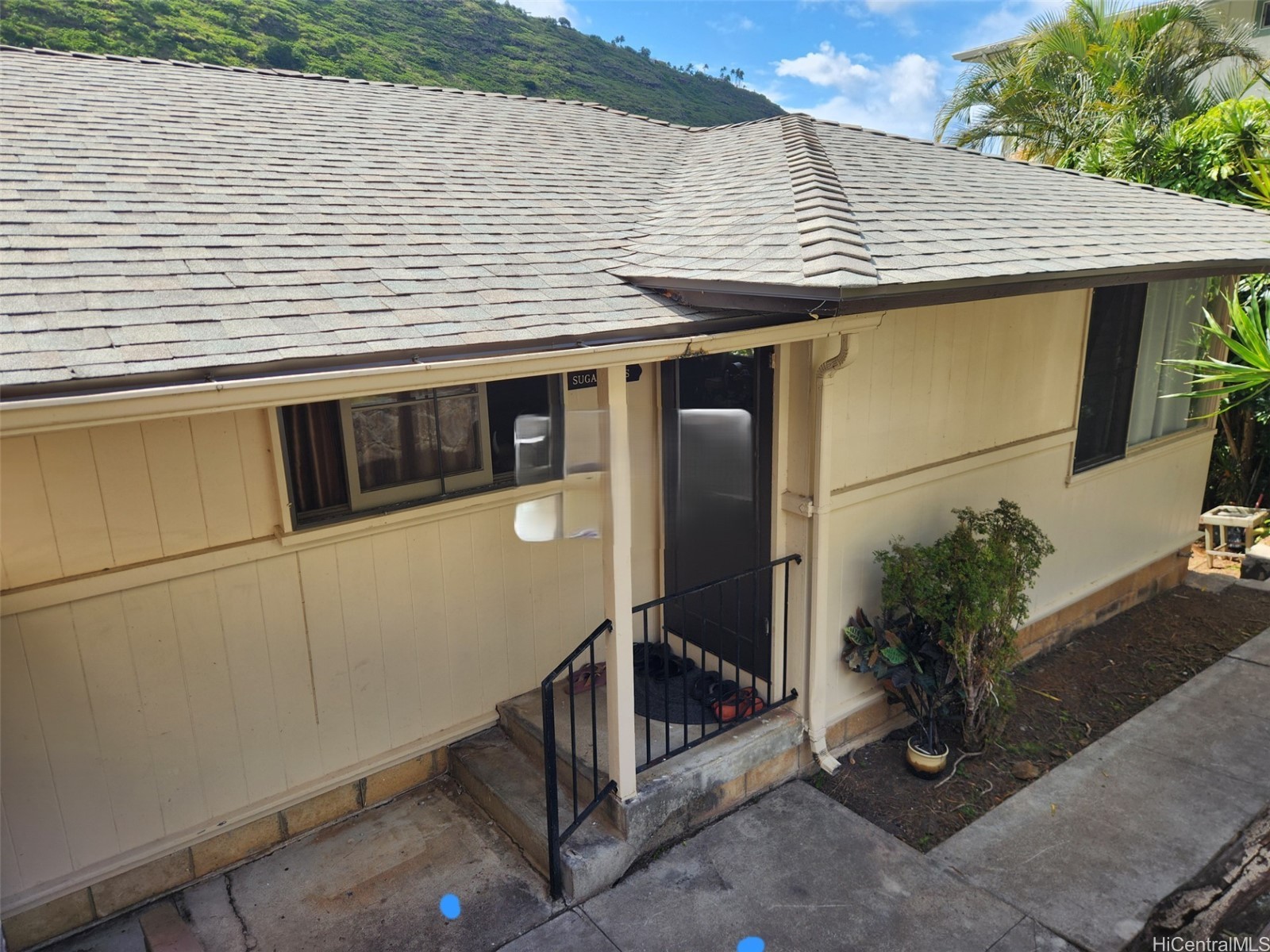 835 Ahuwale Street