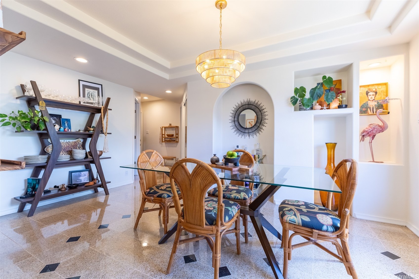 302 Circle Mauka Street