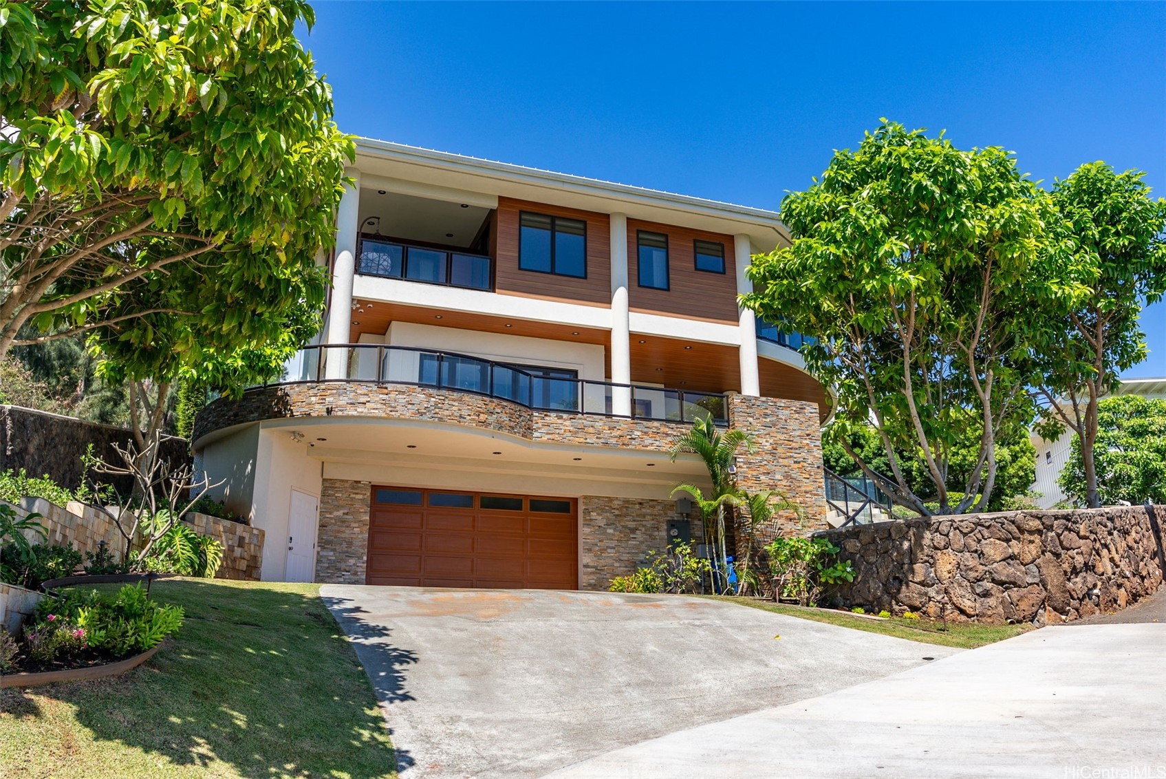 4967 Maunalani Circle