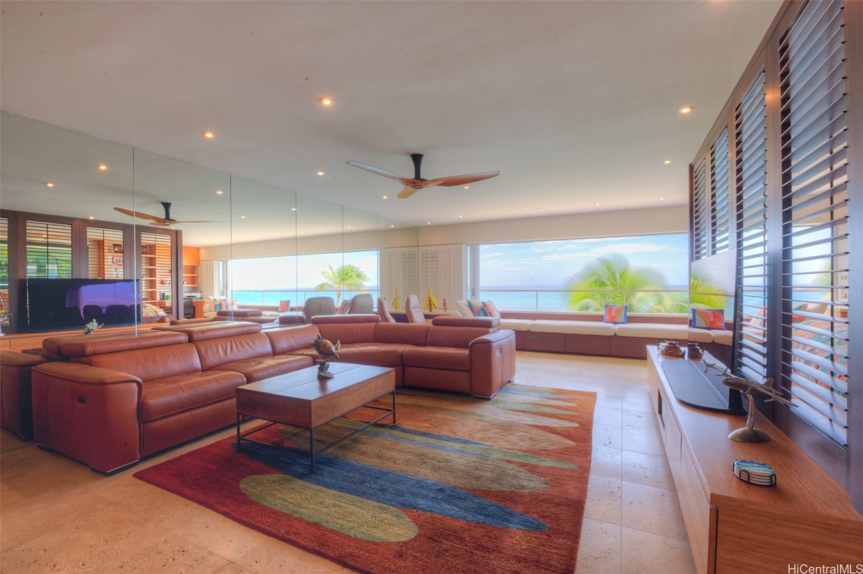 コロニー・サーフ