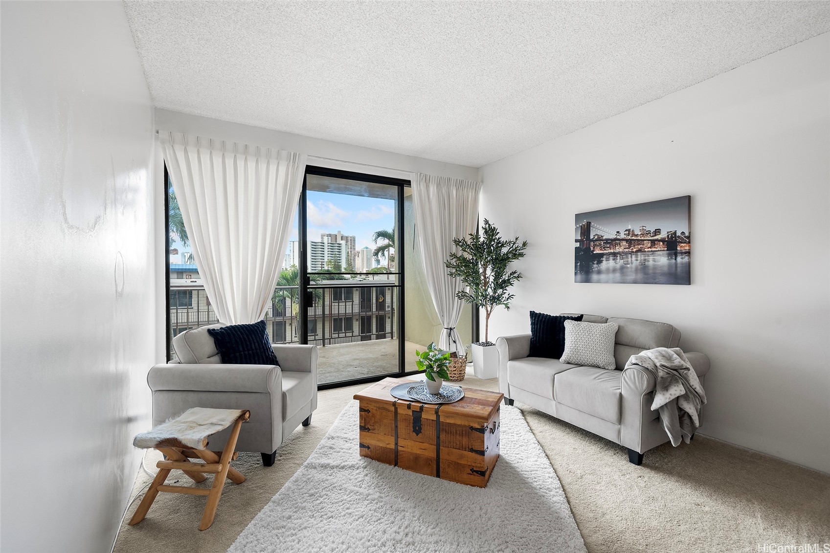 マキキ・プラザ