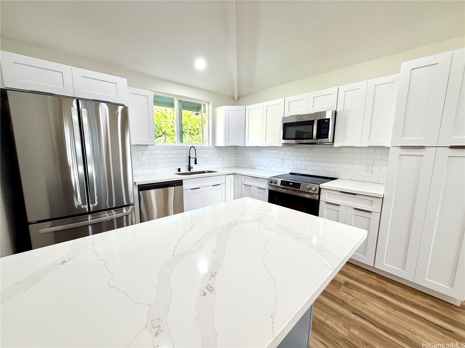 95-595 Naholoholo Street