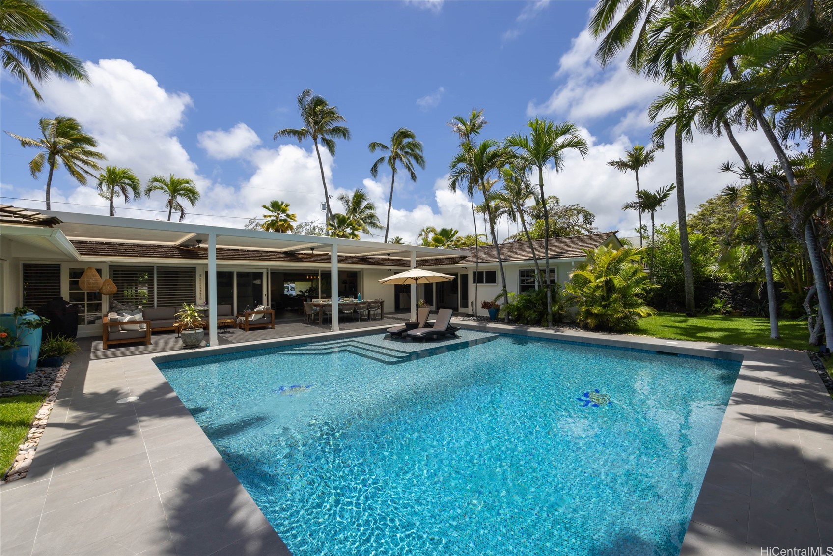 64 White Sands Place