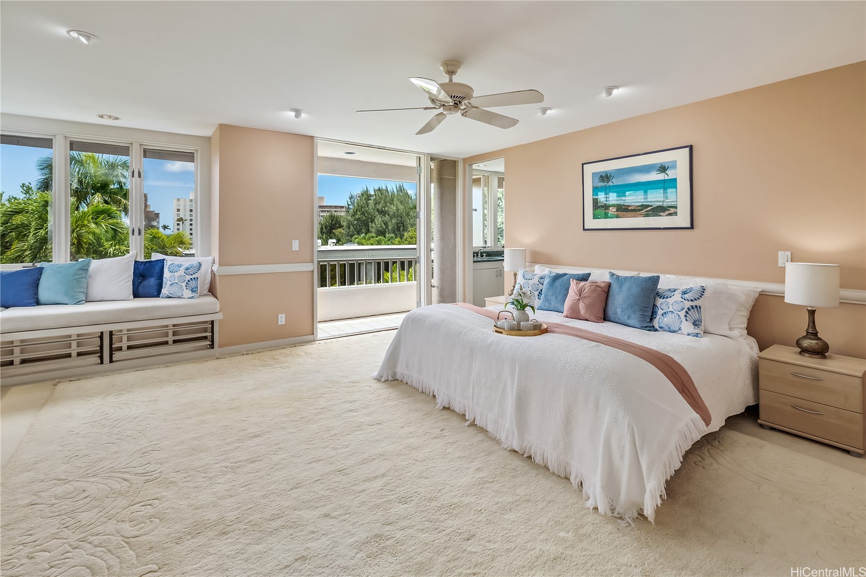 Queens Court At Kapiolani