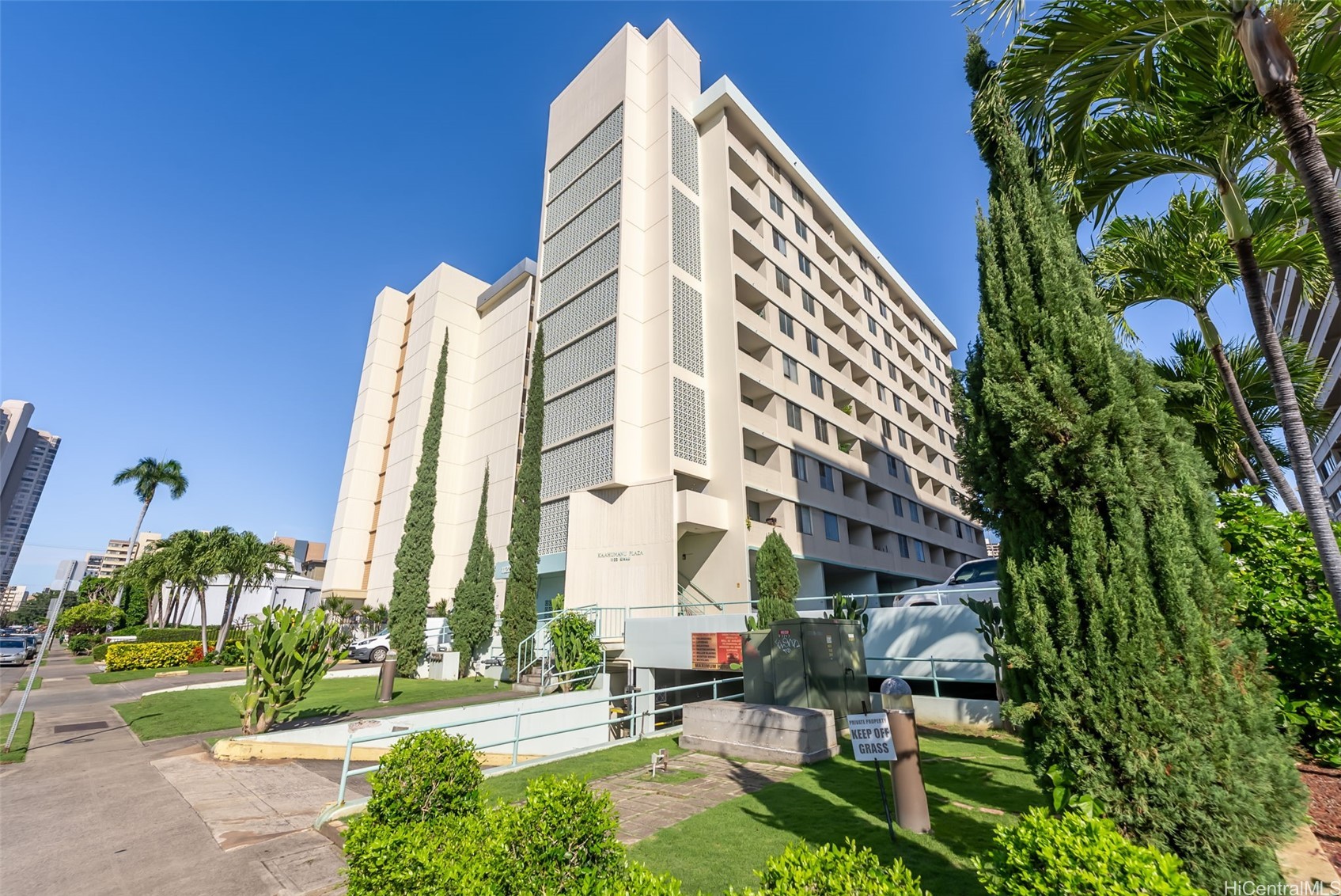 カアフマヌ・プラザ