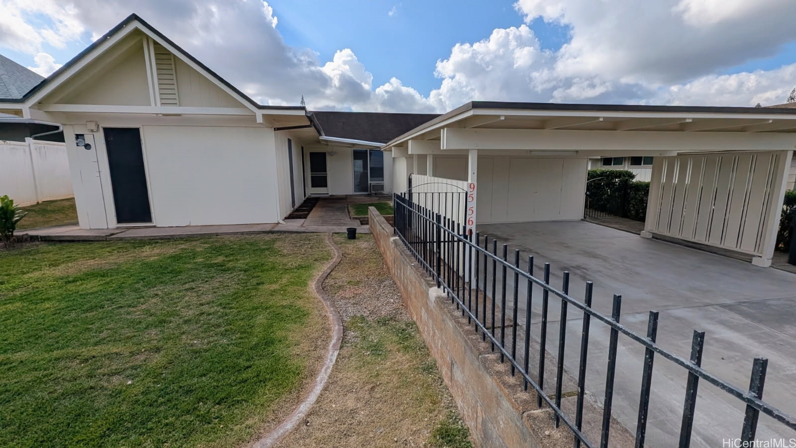 95-566 Kanamee Streets