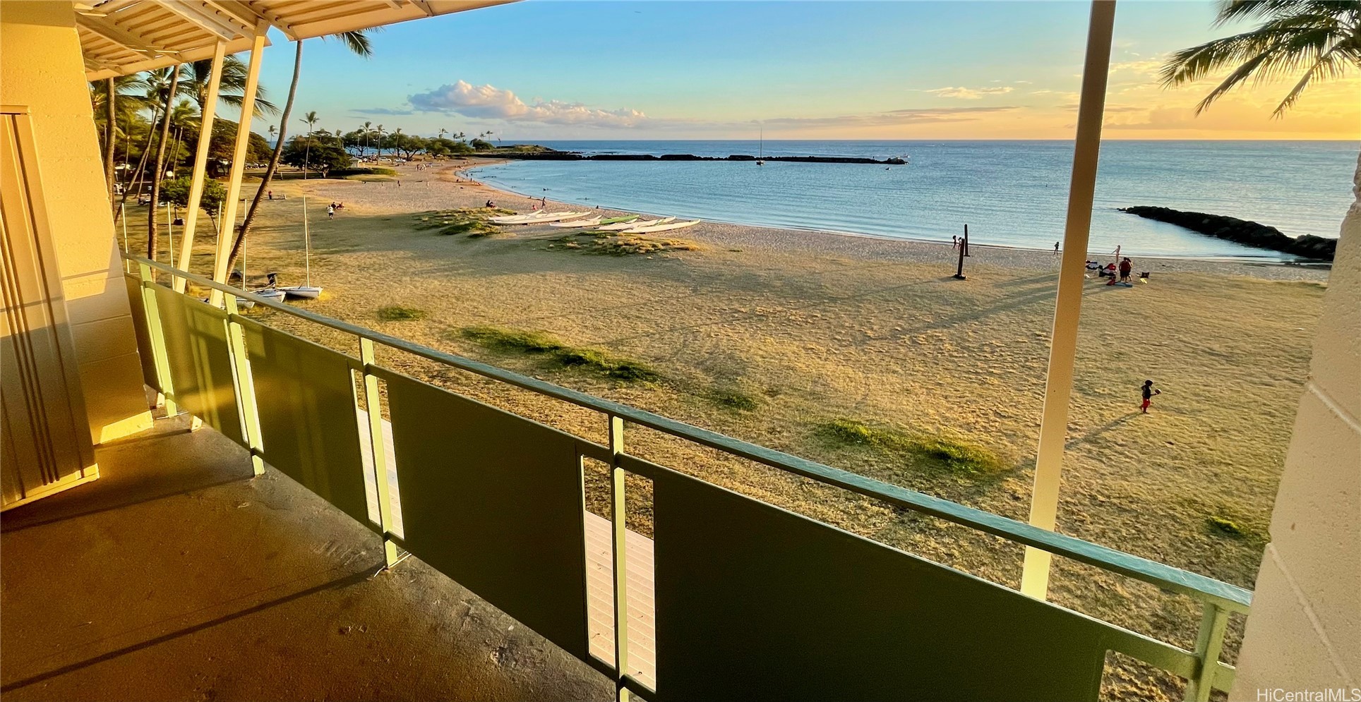Pokai Bay Beach Cabanas