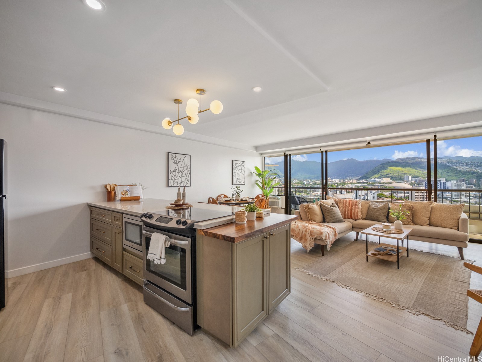 ワイキキ | 2333 Kapiolani Boulevard, Honolulu, HI 96826