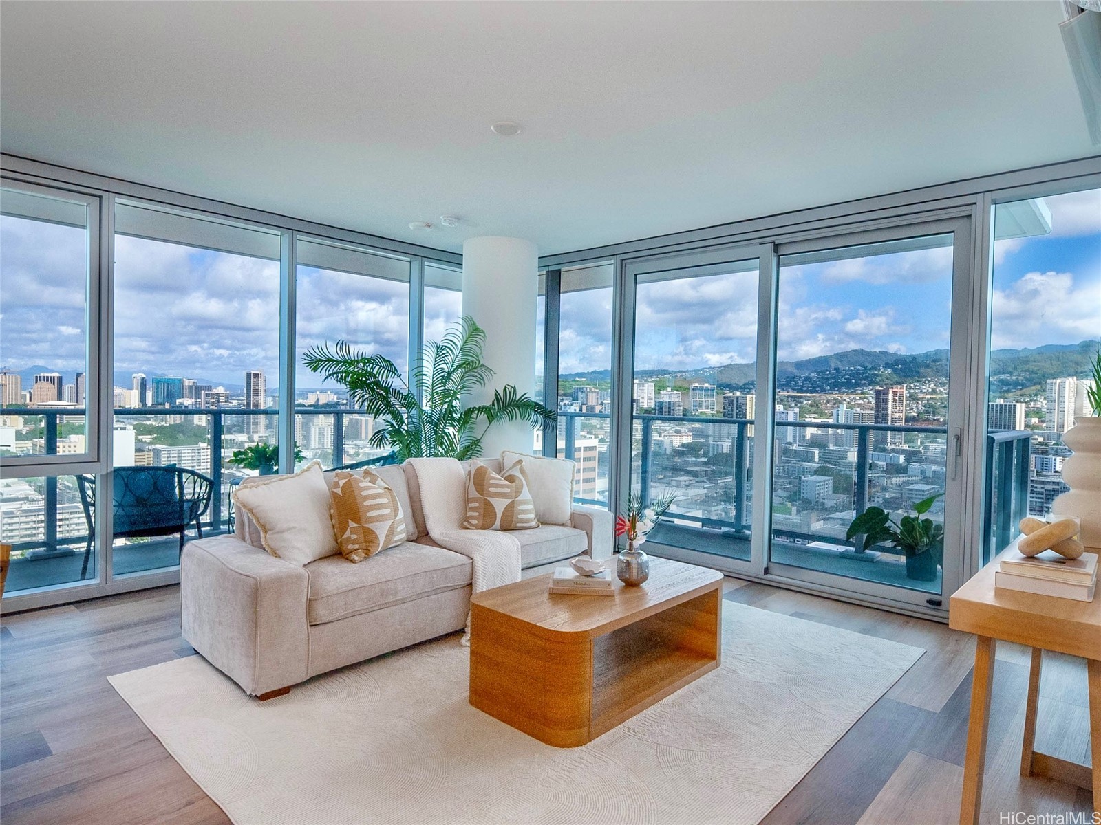 カカアコ・ダウンタウン | 1515 Liona Street, Honolulu, HI 96814