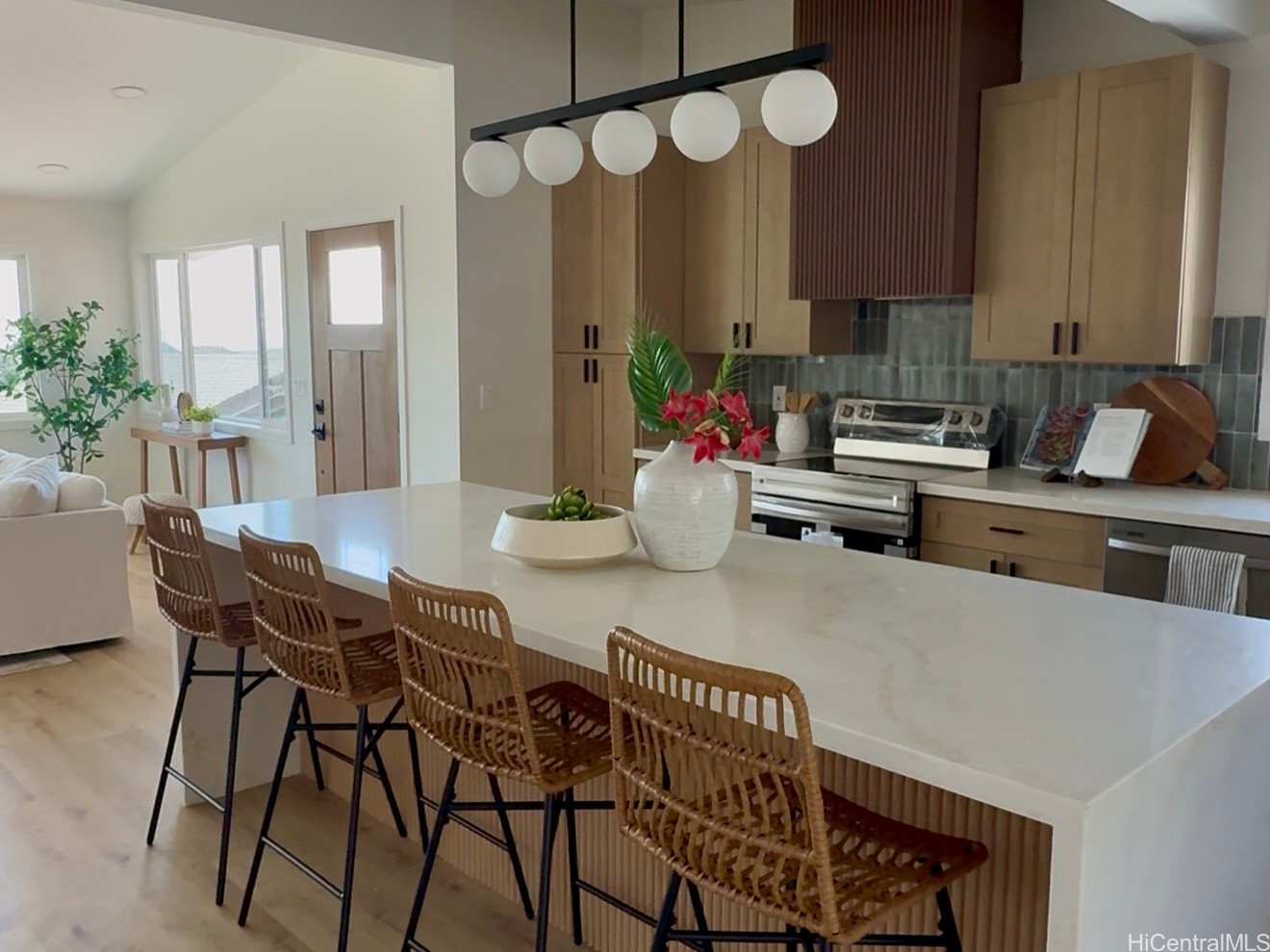 ソルトレイク | 99-1052 Manako Place, Aiea, HI 96701