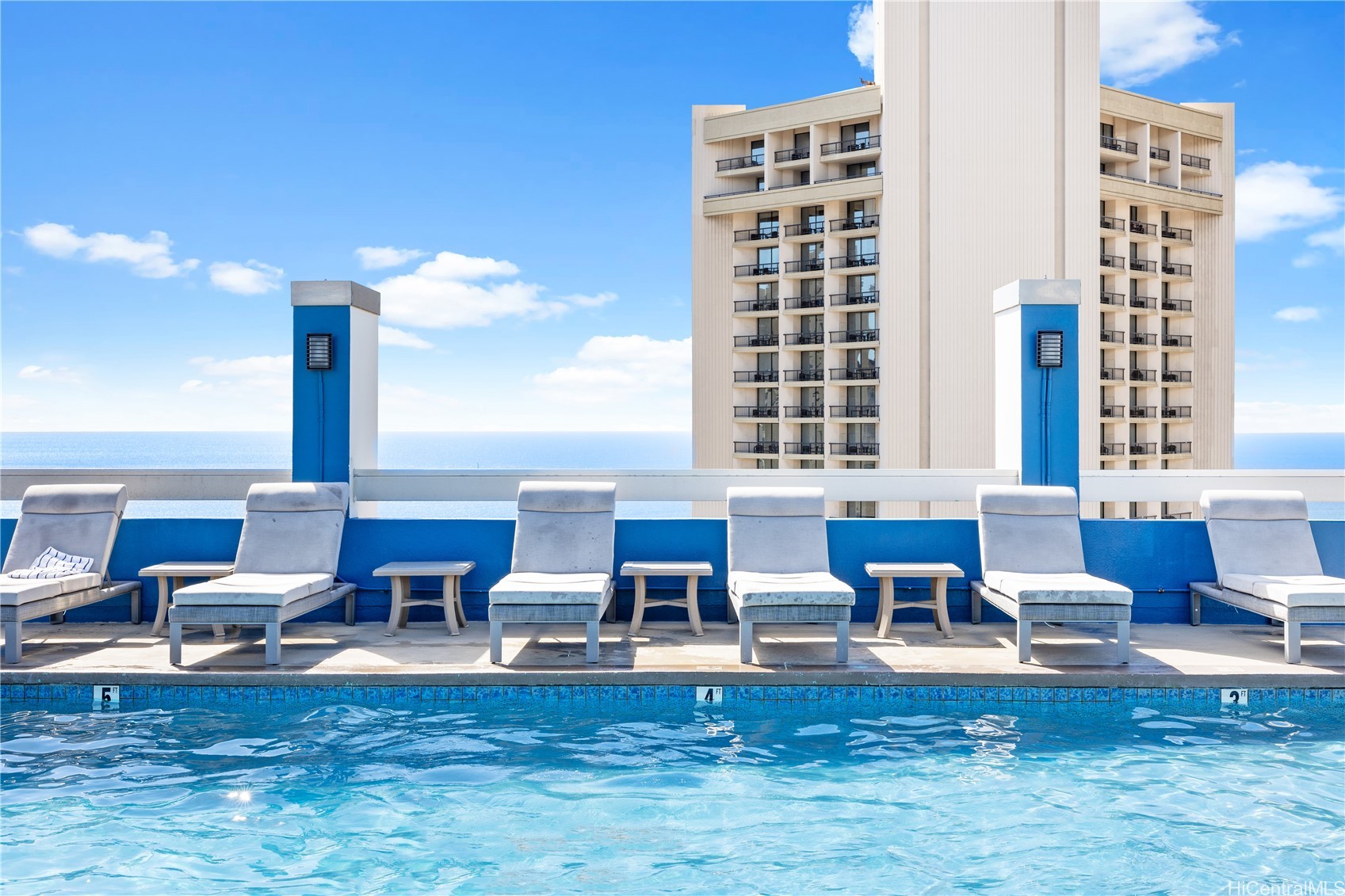 ワイキキ | 2427 Kuhio Avenue, Honolulu, HI 96815