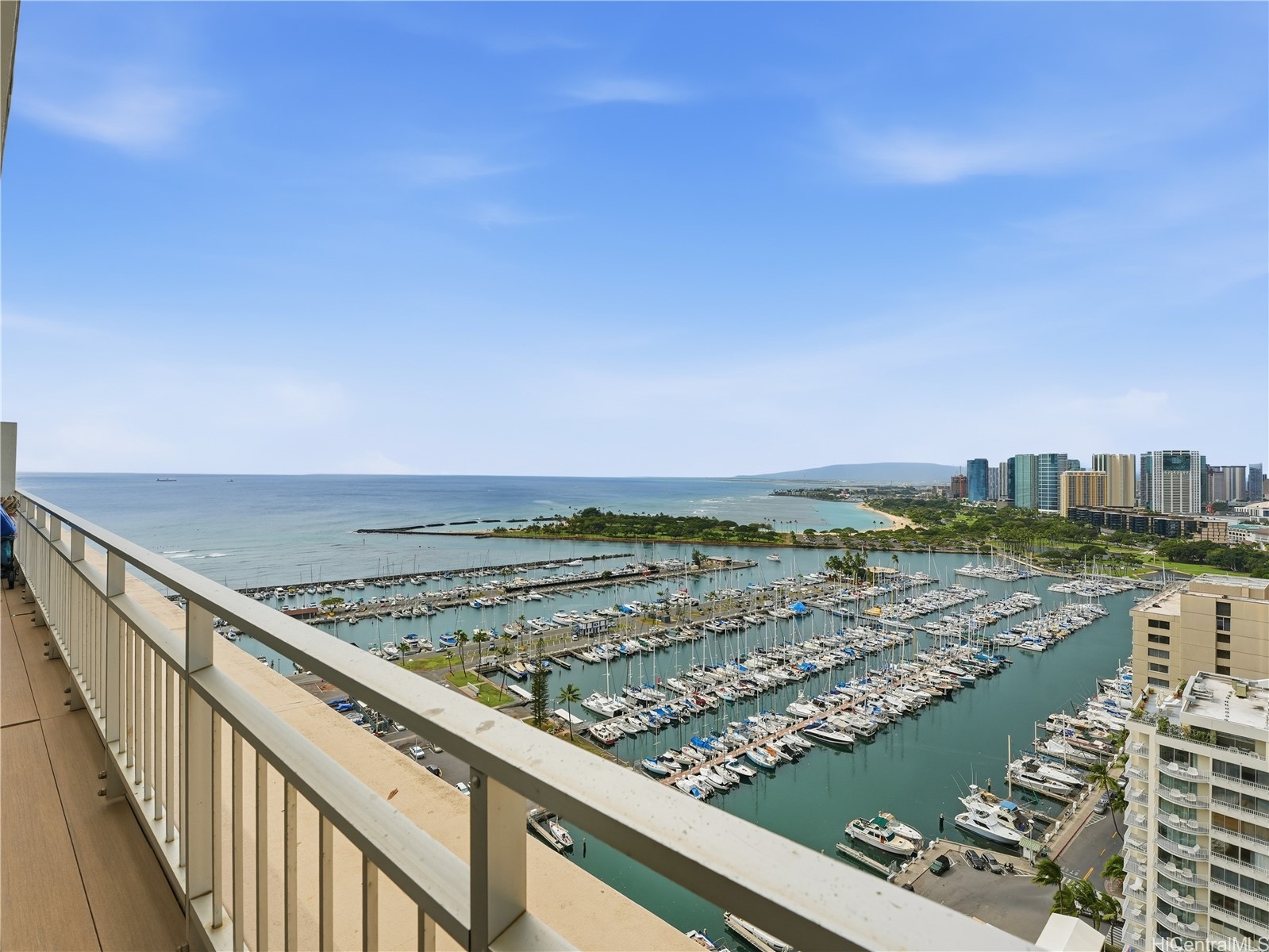 ワイキキ | 1777 Ala Moana Boulevard, Honolulu, HI 96815