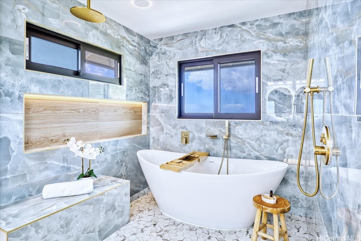 カハラ・ワイアラエ | 5333 Puahia Place, Honolulu, HI 96821