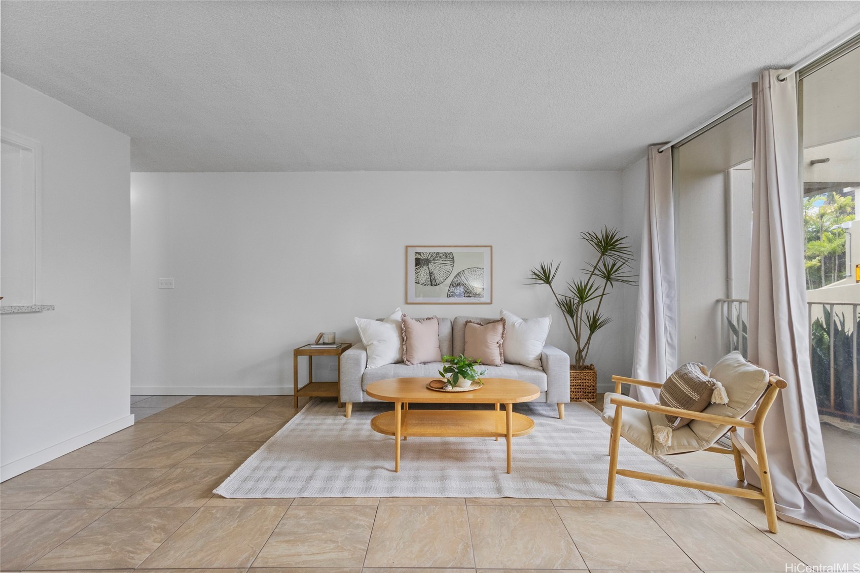 ソルトレイク | 98-1038 Moanalua Road, Aiea, HI 96701