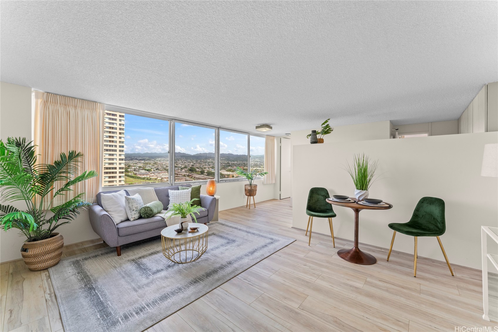 1060 Kamehameha Highway, Pearl City, HI 96782