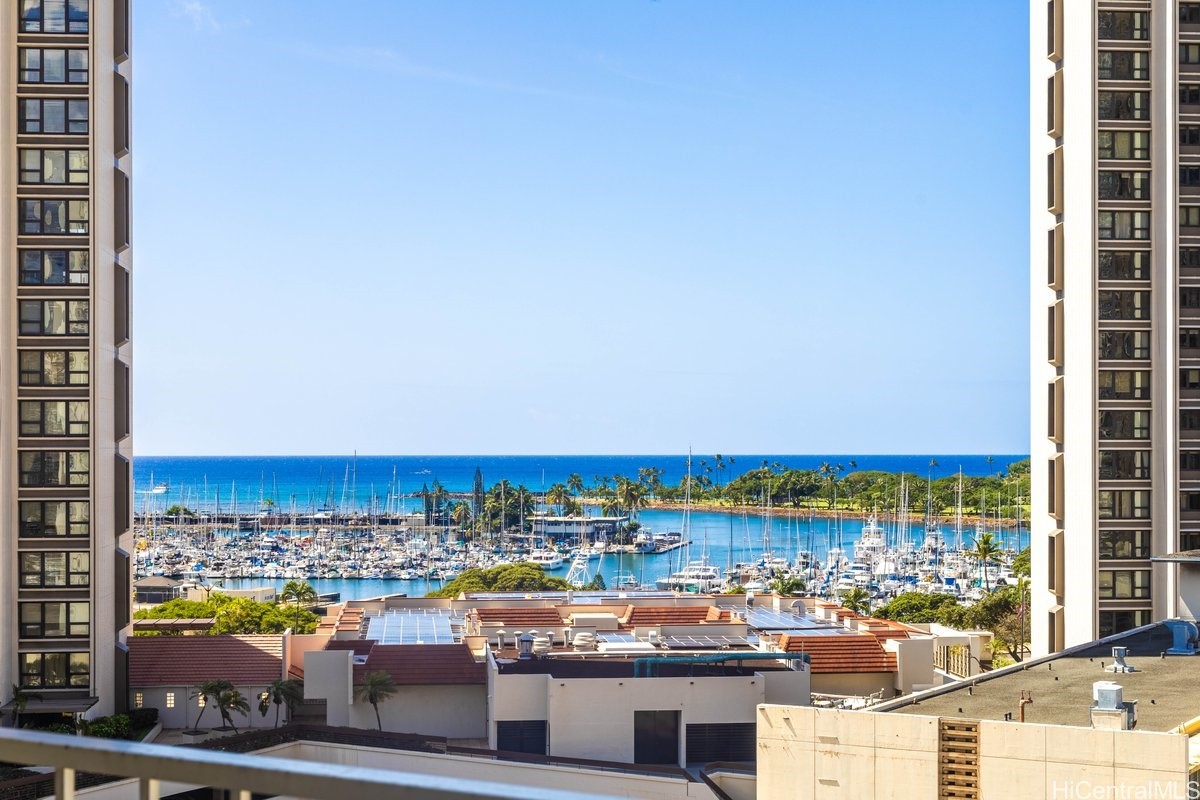 アラモアナ | 419 Atkinson Drive, Honolulu, HI 96814