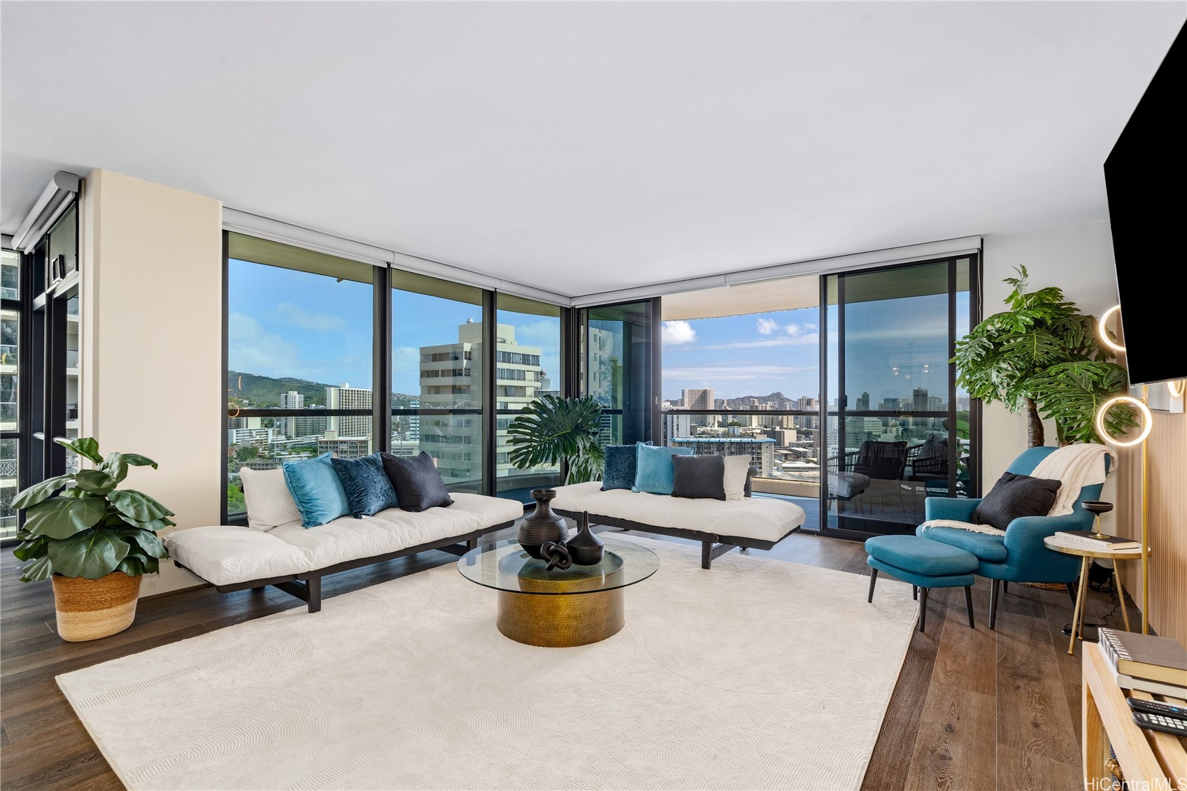 1015 Wilder Avenue, Honolulu, HI 96822