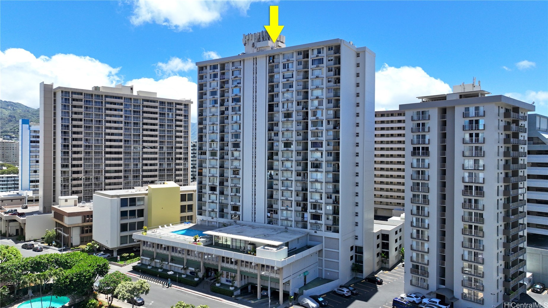 カカアコ・ダウンタウン | 747 Amana Street, Honolulu, HI 96814