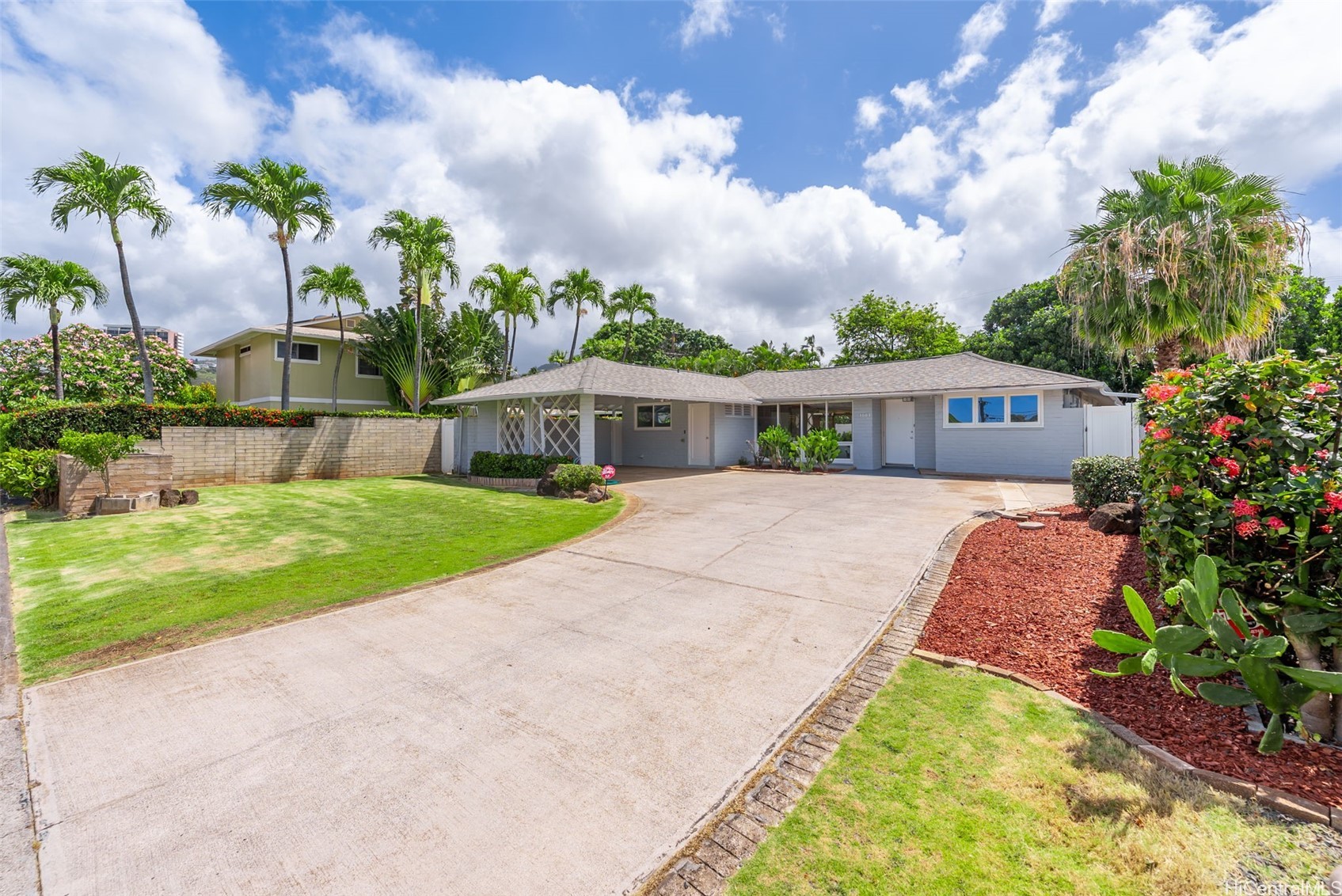 カハラ・ワイアラエ | 1081 Makaiwa Street, Honolulu, HI 96816