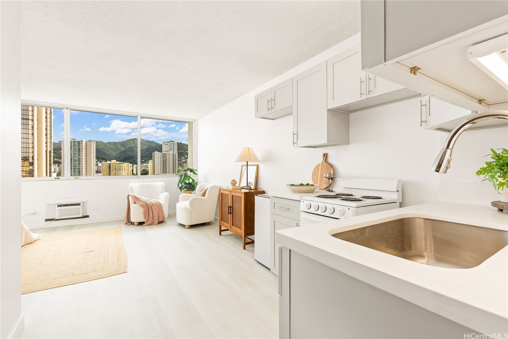 カカアコ・ダウンタウン | 1560 Kanunu Street, Honolulu, HI 96814