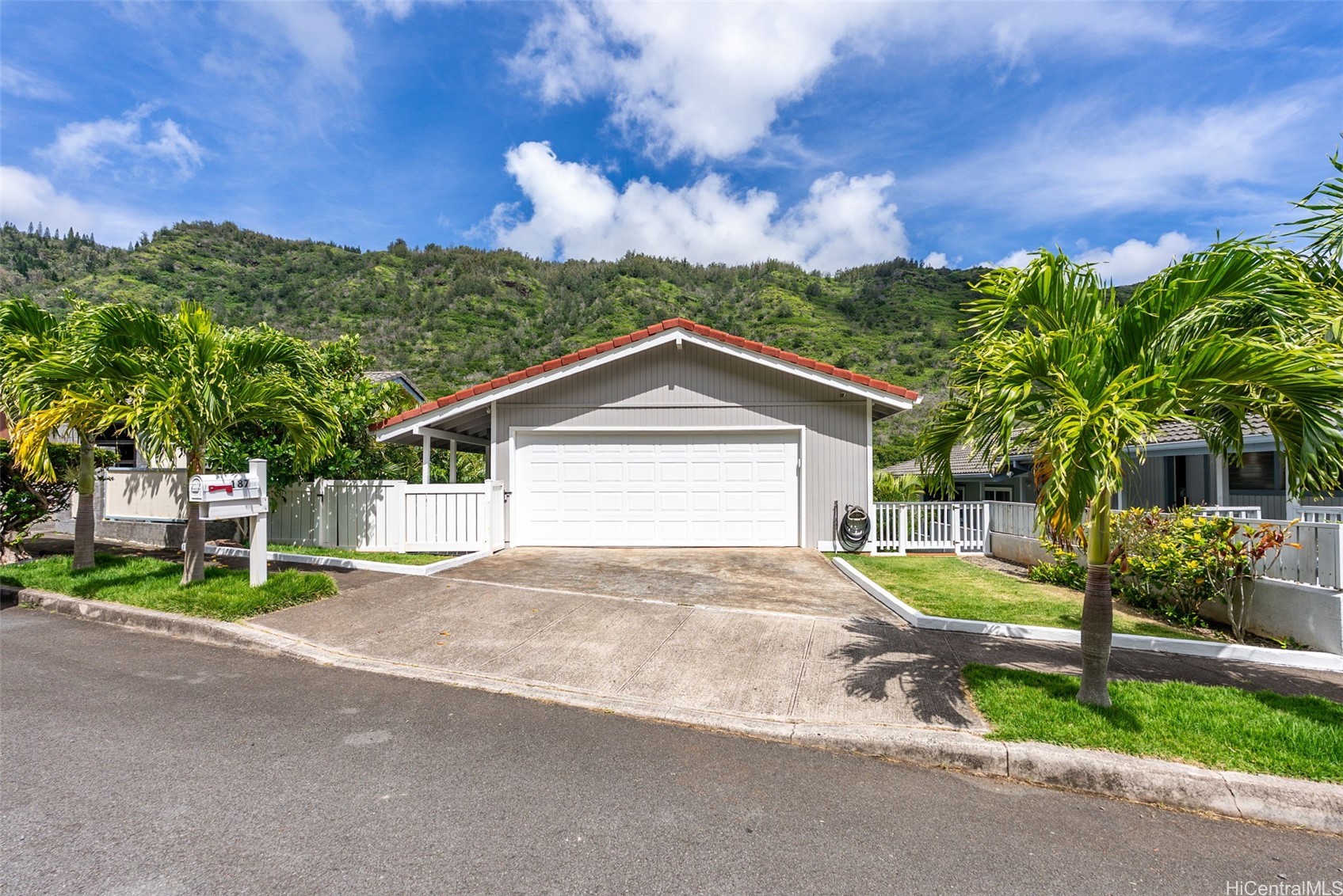 カハラ・ワイアラエ | 187 Kaeleloi Place, Honolulu, HI 96821