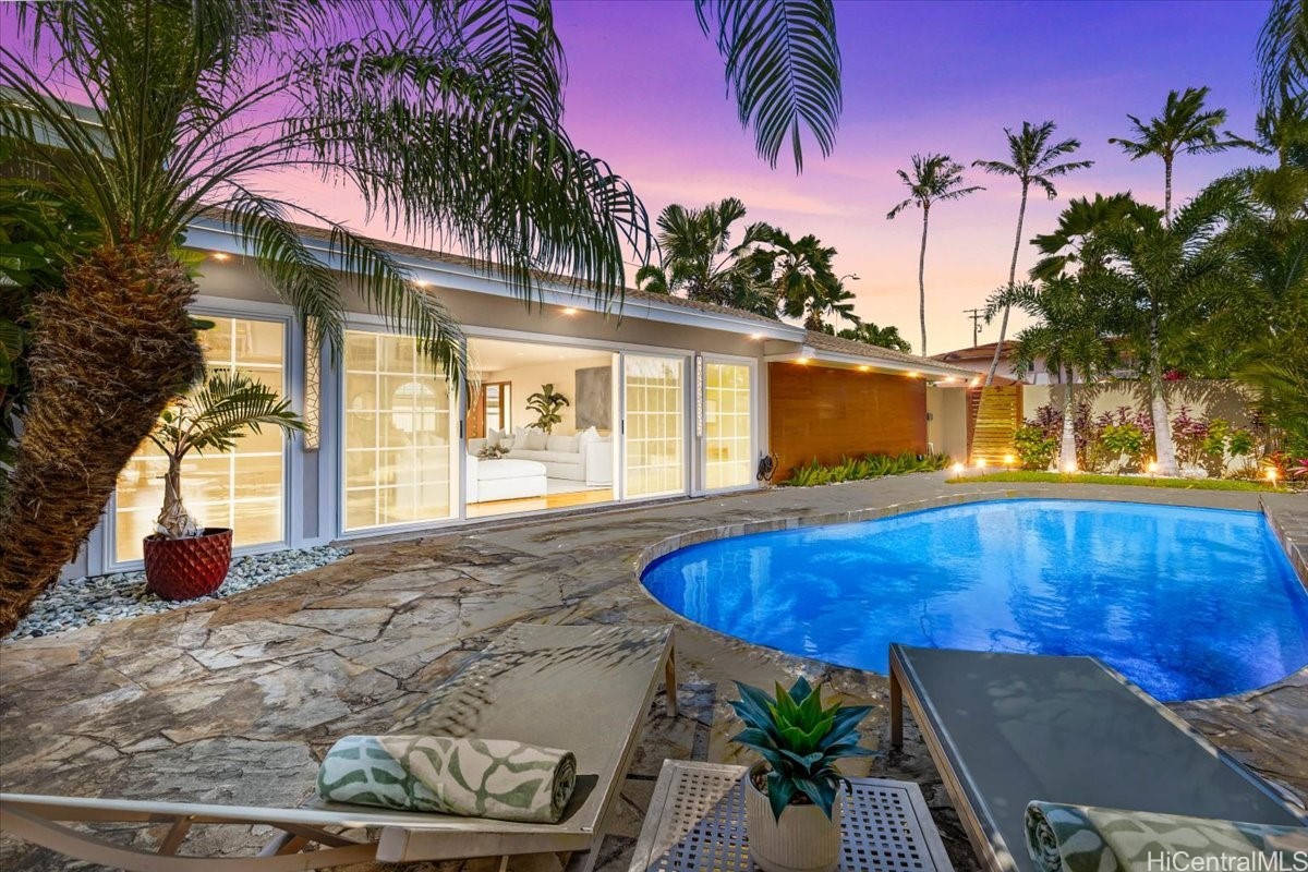 カハラ・ワイアラエ | 916 Hunakai Street, Honolulu, HI 96816