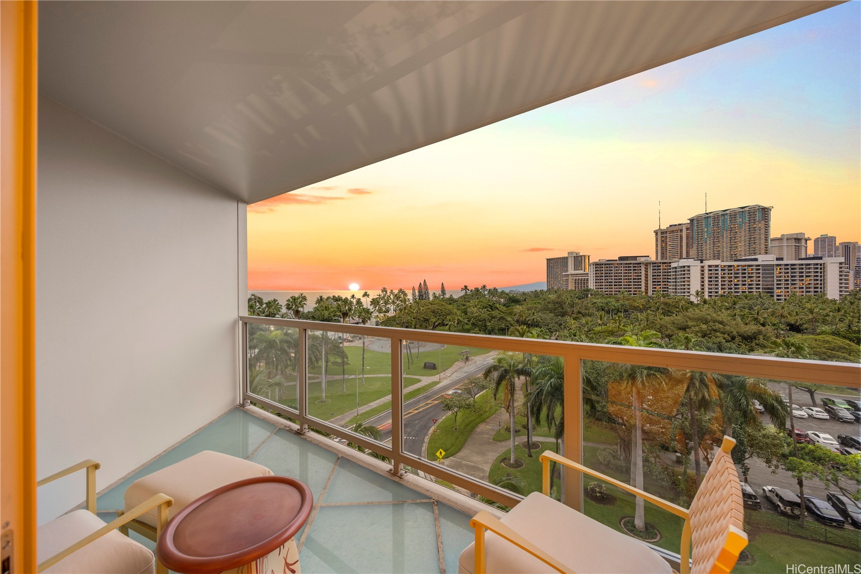 ワイキキ | 223 Saratoga Roads, Honolulu, HI 96815