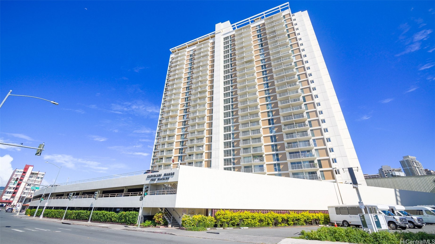 アラモアナ | 1655 Makaloa Street, Honolulu, HI 96814