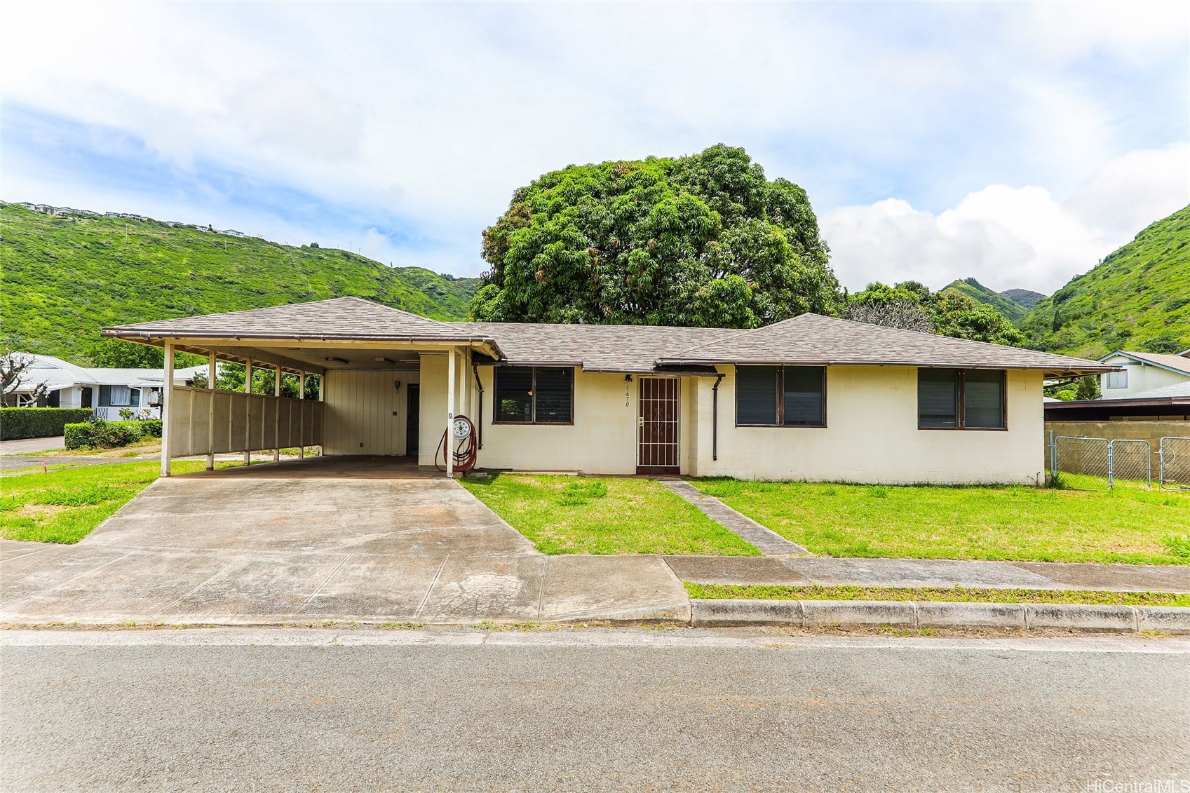 カハラ・ワイアラエ | 5670 Opihi Street, Honolulu, HI 96821