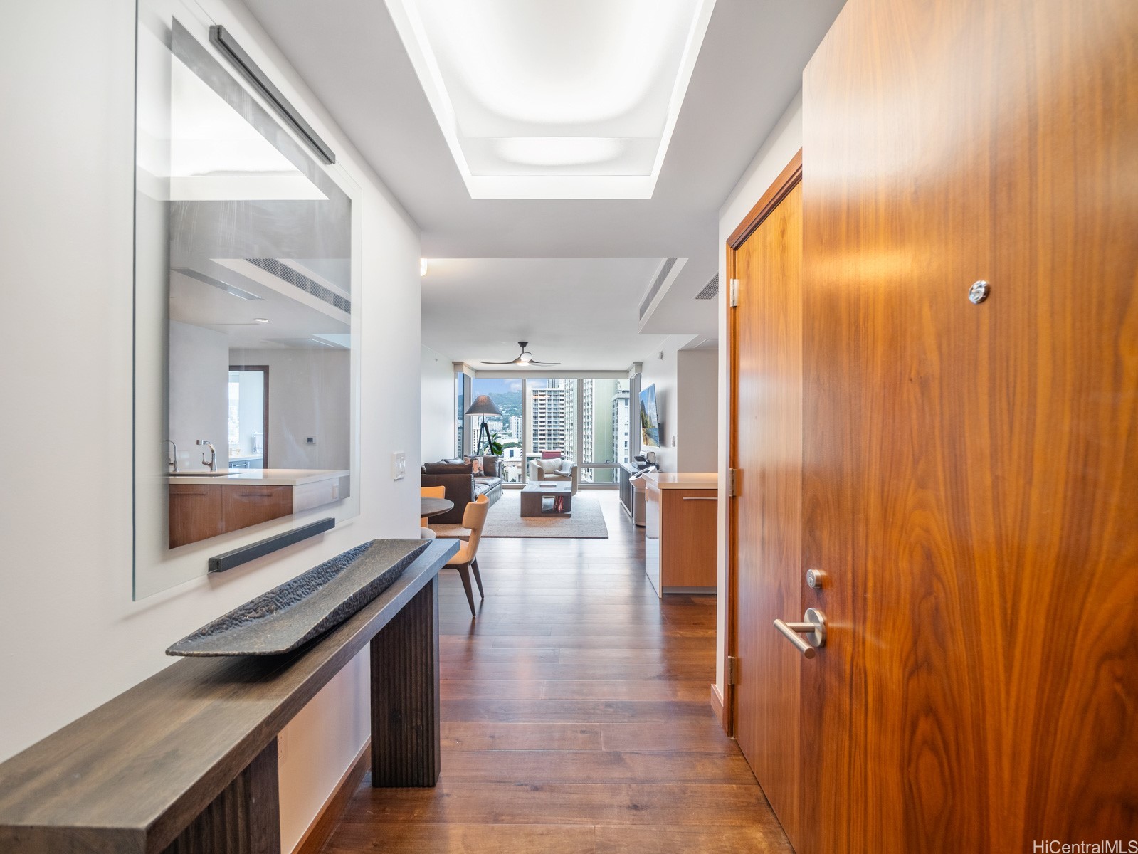 アラモアナ | 1555 Kapiolani Boulevard, Honolulu, HI 96814