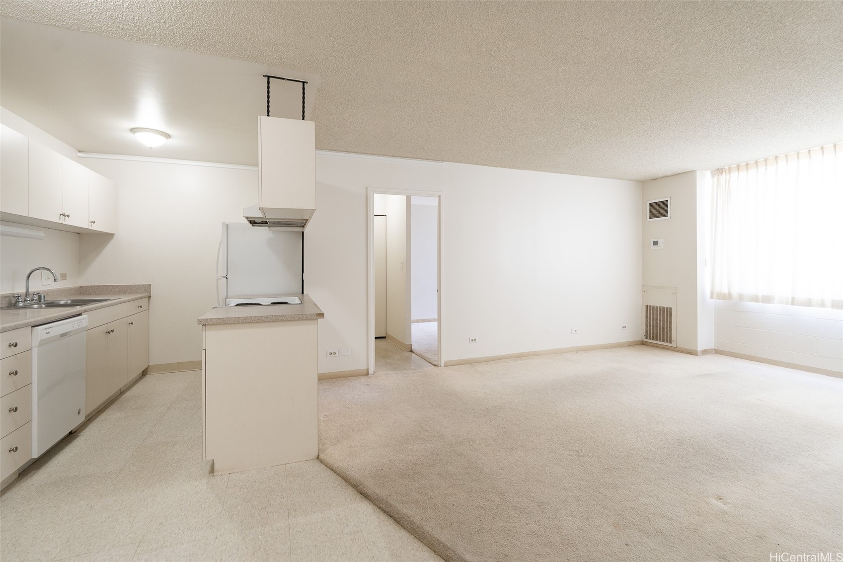 ソルトレイク | 3045 Ala Napuaa Place, Honolulu, HI 96818