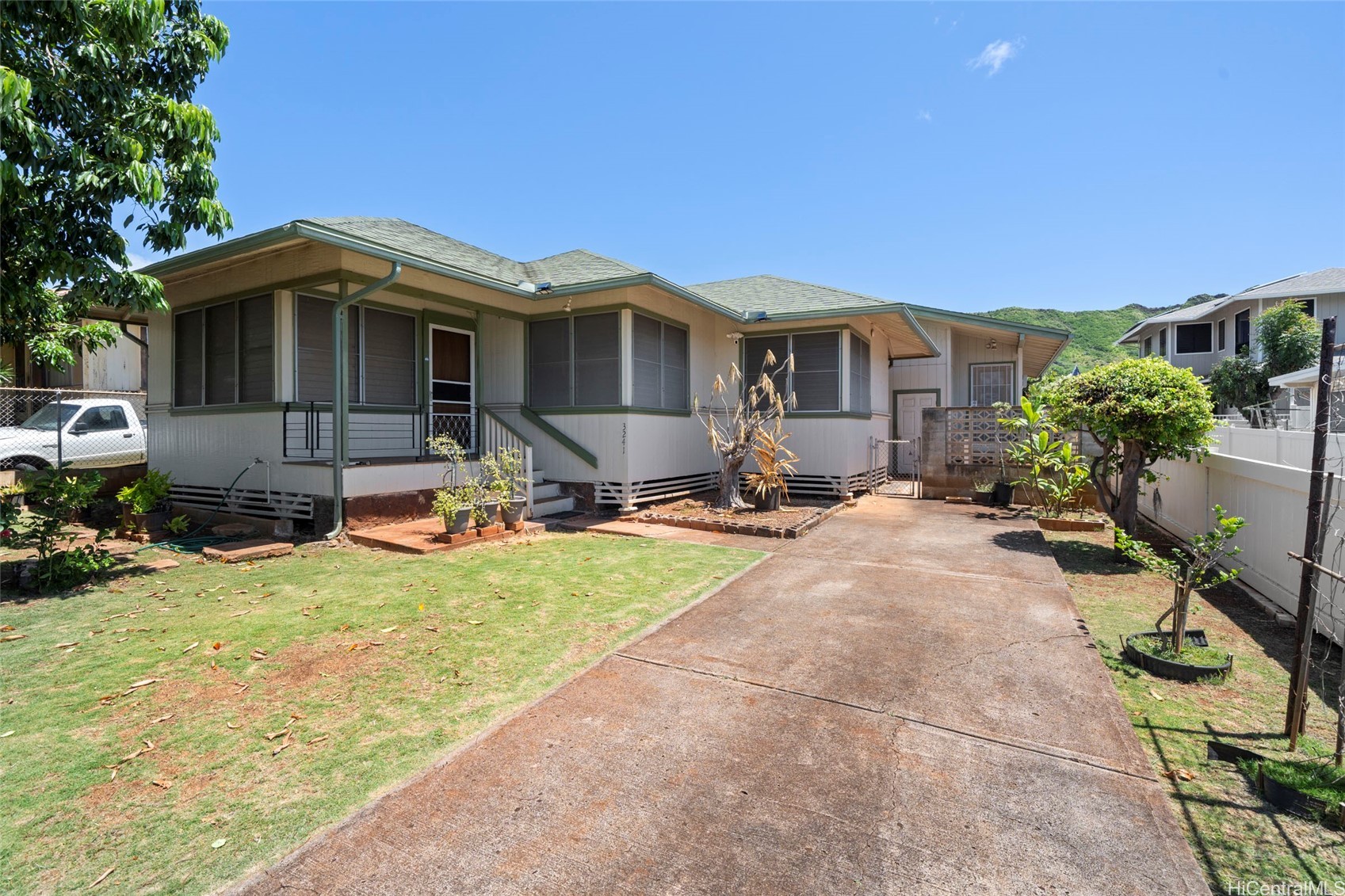 カハラ・ワイアラエ | 3241 Hayden Street, Honolulu, HI 96815