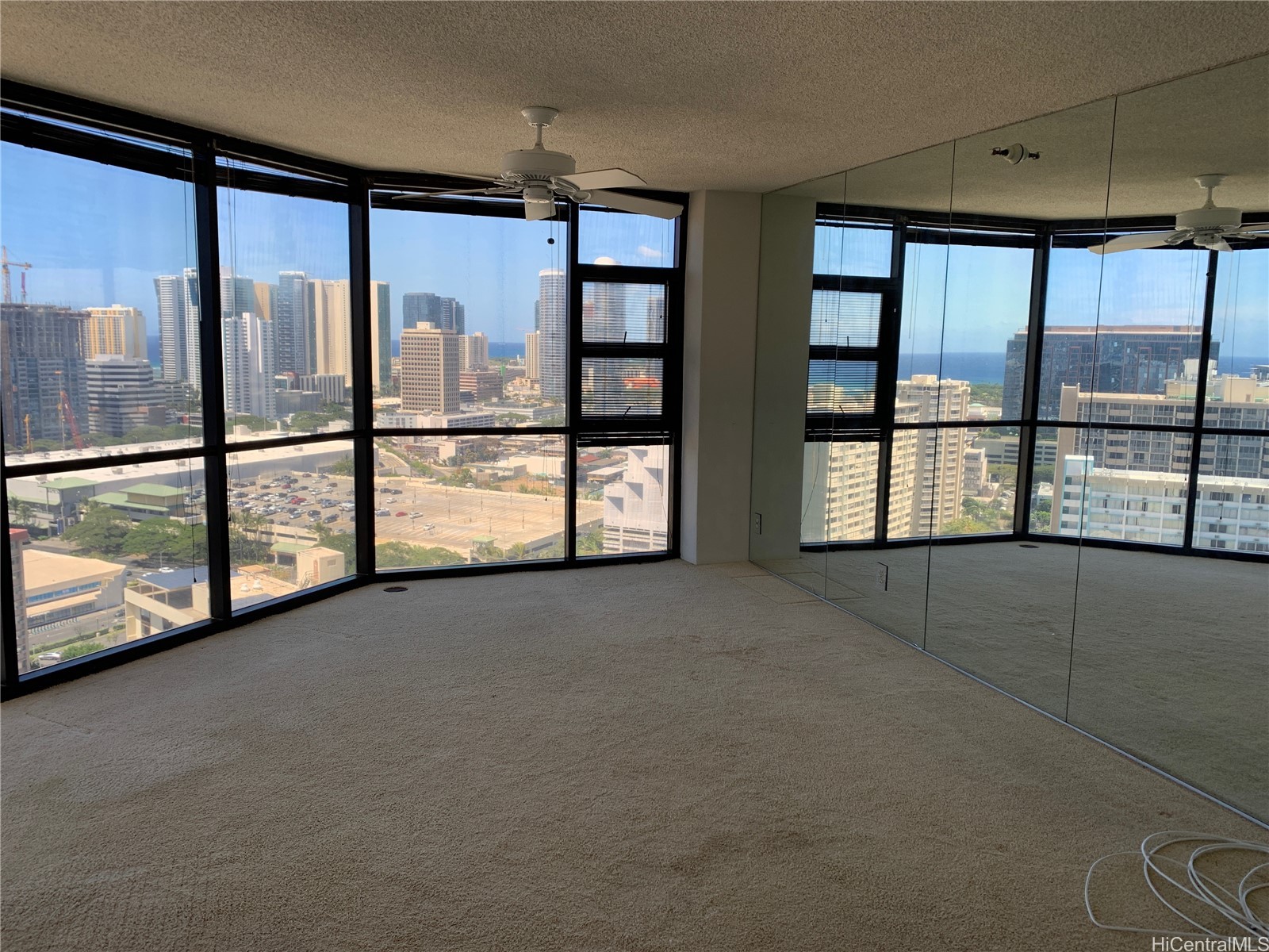 カカアコ・ダウンタウン | 930 Kaheka Street, Honolulu, HI 96814