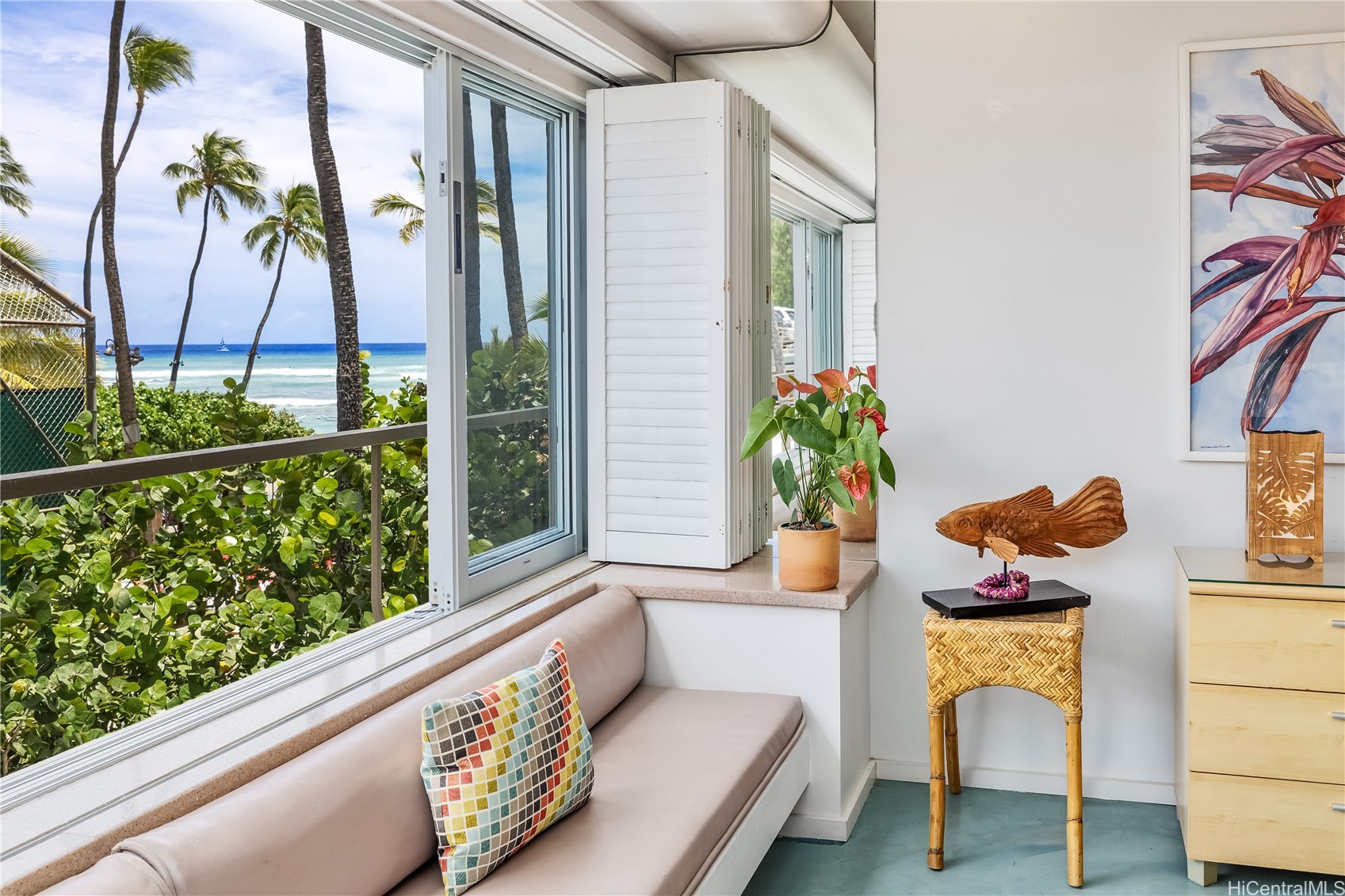 ダイヤモンドヘッド | 2895 Kalakaua Avenue, Honolulu, HI 96815