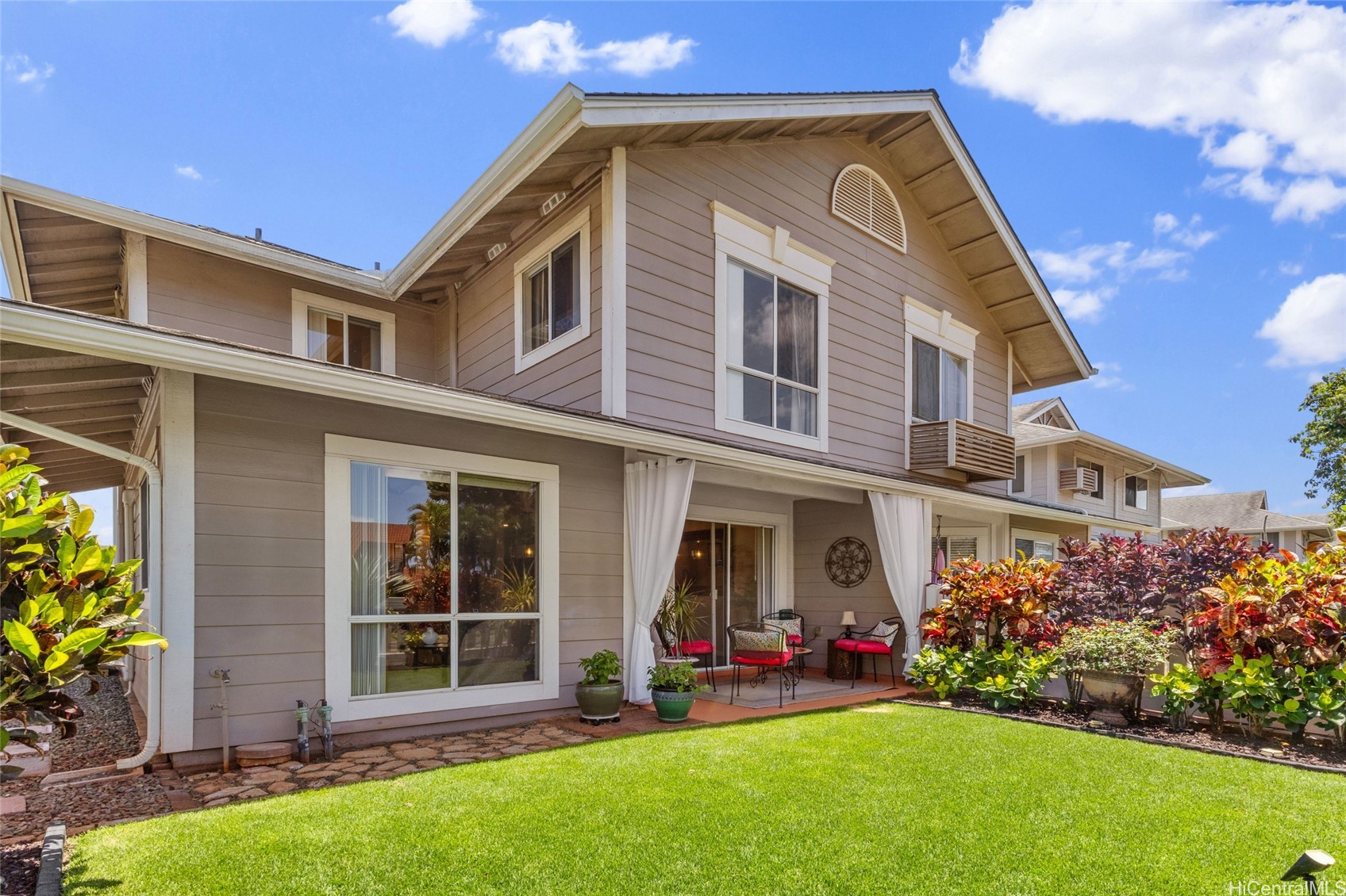 ソルトレイク | 94-642 Lumiauau Street, Waipahu, HI 96797