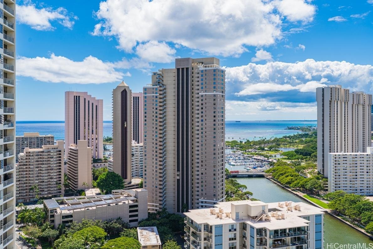 ワイキキ | 1717 Ala Wai Boulevard, Honolulu, HI 96815